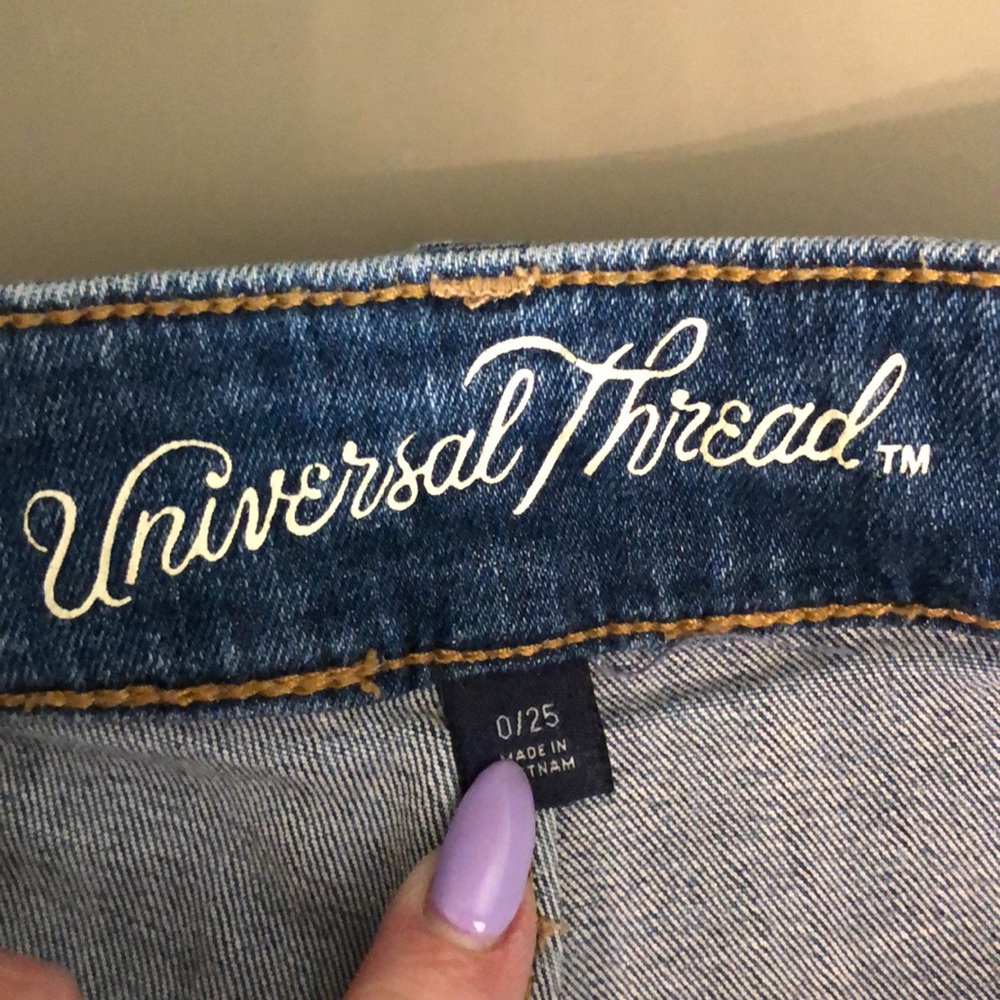 HIGH RISE MIDI DENIM SHORTS - Picture 2 of 4